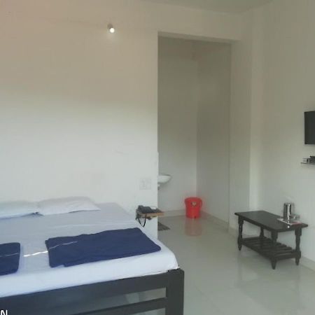 Swaroop Residency Ganpatipule Hotel Exterior foto